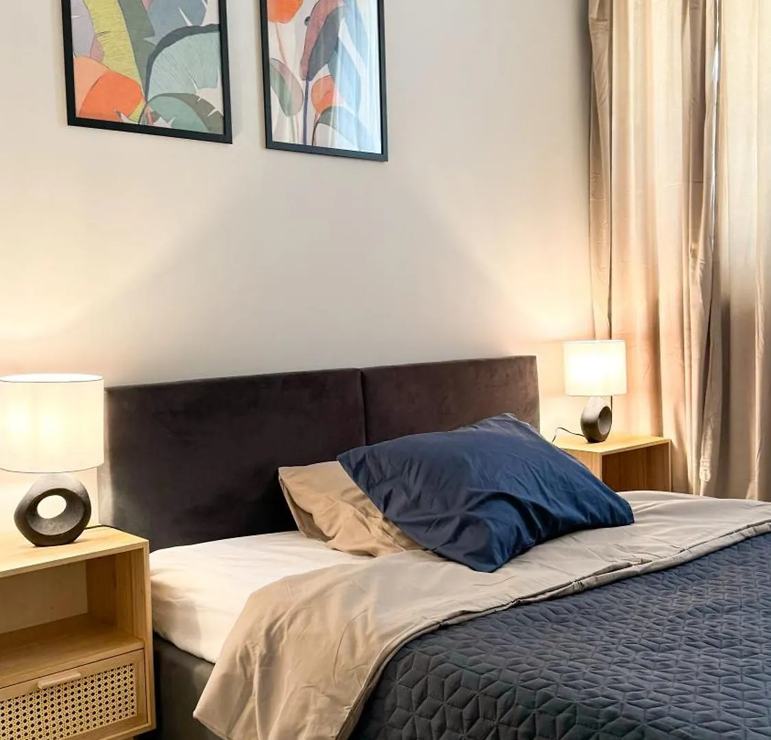 Apartment B1 - Duke Room - Warsaw City Haven - Shared Bathroom